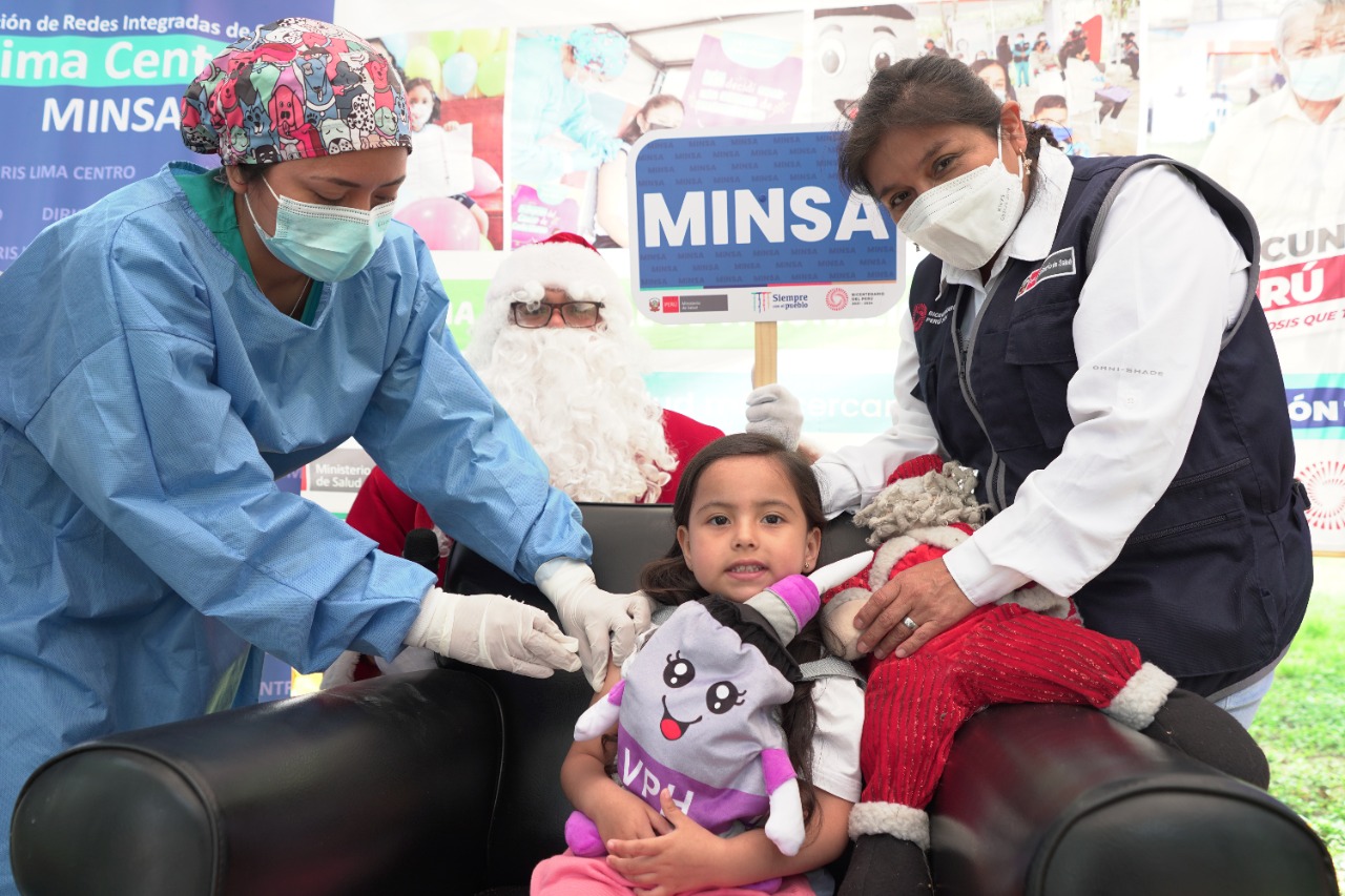 Minsa promueve la vacunación a través del “Vacuna Noel Navideño”
