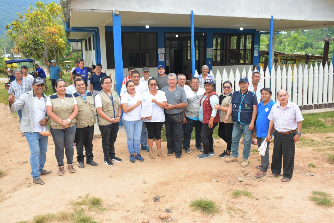 Entrega de la Resolución de Creación del Centro de Salud en caserío Bello Horizonte Huicungo