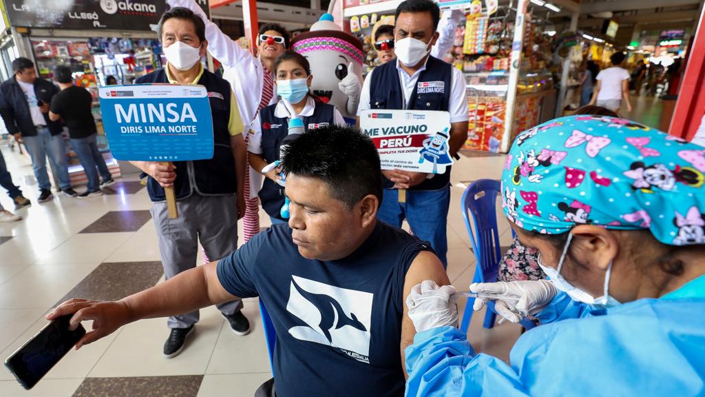 Minsa refuerza barridos de vacunación en el norte y sur de Lima