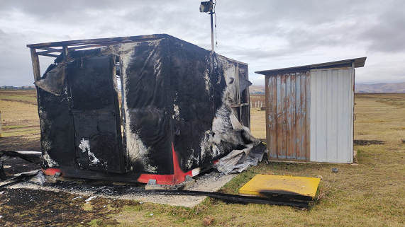 sala de transmisores incendiada