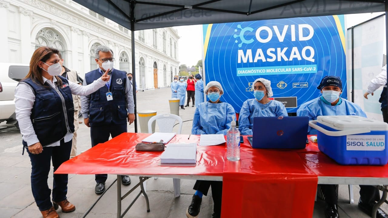 Minsa presenta laboratorios móviles “Covid Maskaq” que permiten obtener un diagnóstico oportuno de la covid-19