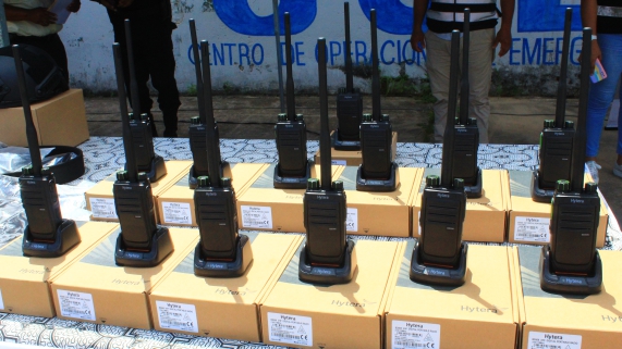 ENTREGA DE EQUIPOS A LA POLICIA