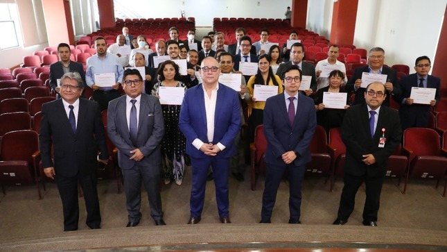 MTPE entregó certificados a participantes de curso de capacitación sobre negociación colectiva en el sector público