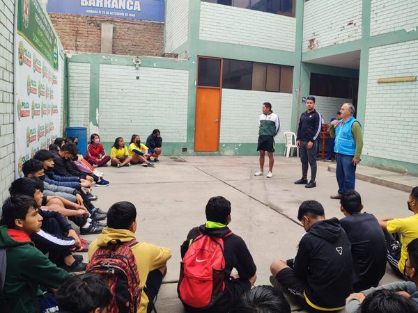 Regidor provincial brinda charla sobre derechos y deberes de los niños y adolescentes