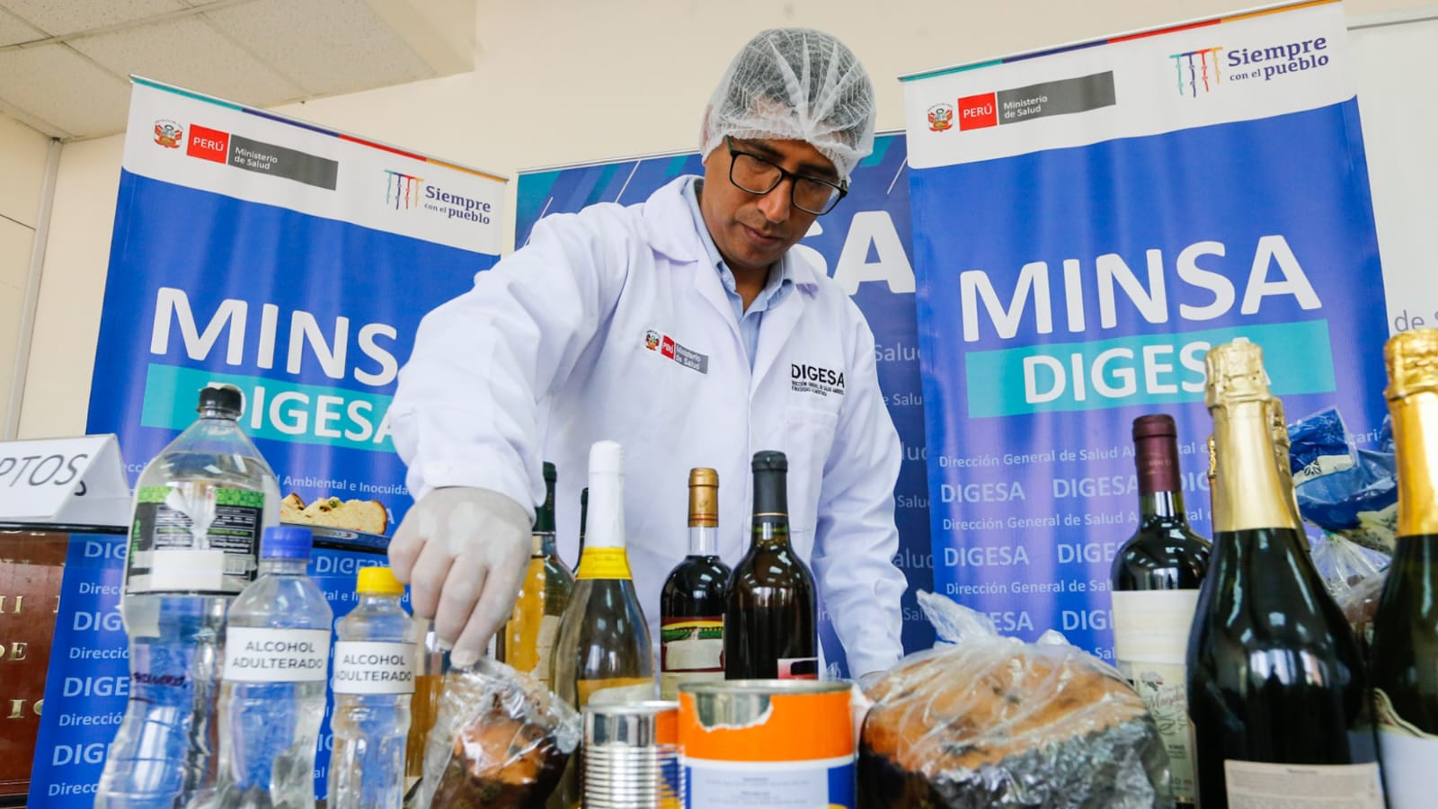 Minsa recomienda a la población adquirir productos seguros en las fiestas navideñas-