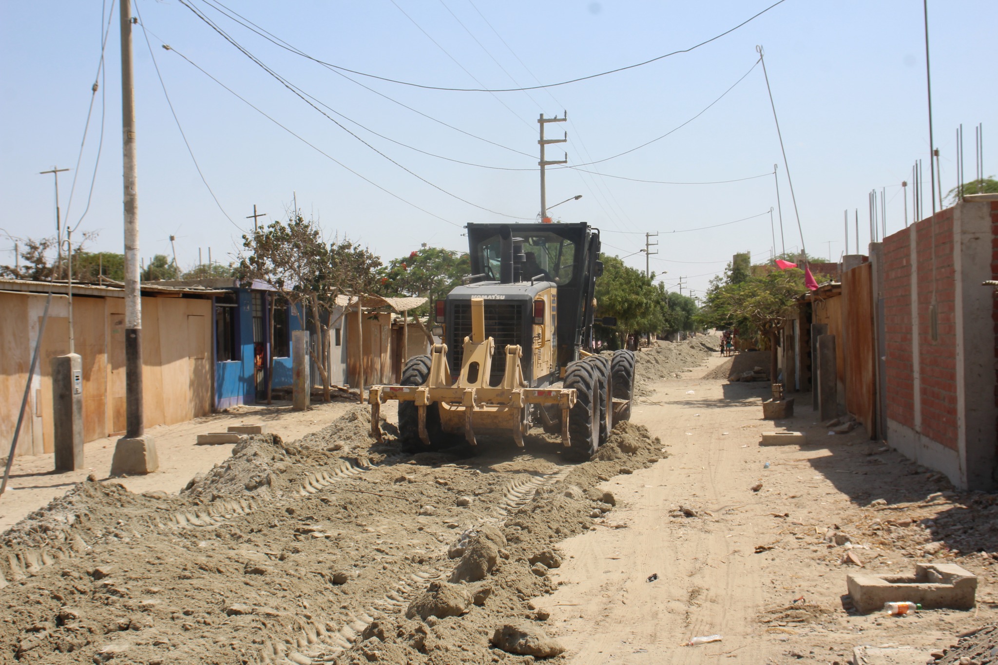 Maquinaria Realiza Trabajos