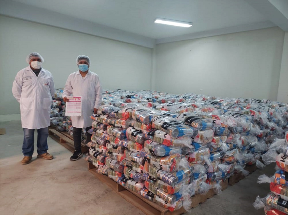 Entrega de alimentos a población vulnerable