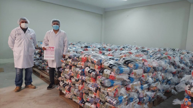 Entrega de alimentos a población vulnerable
