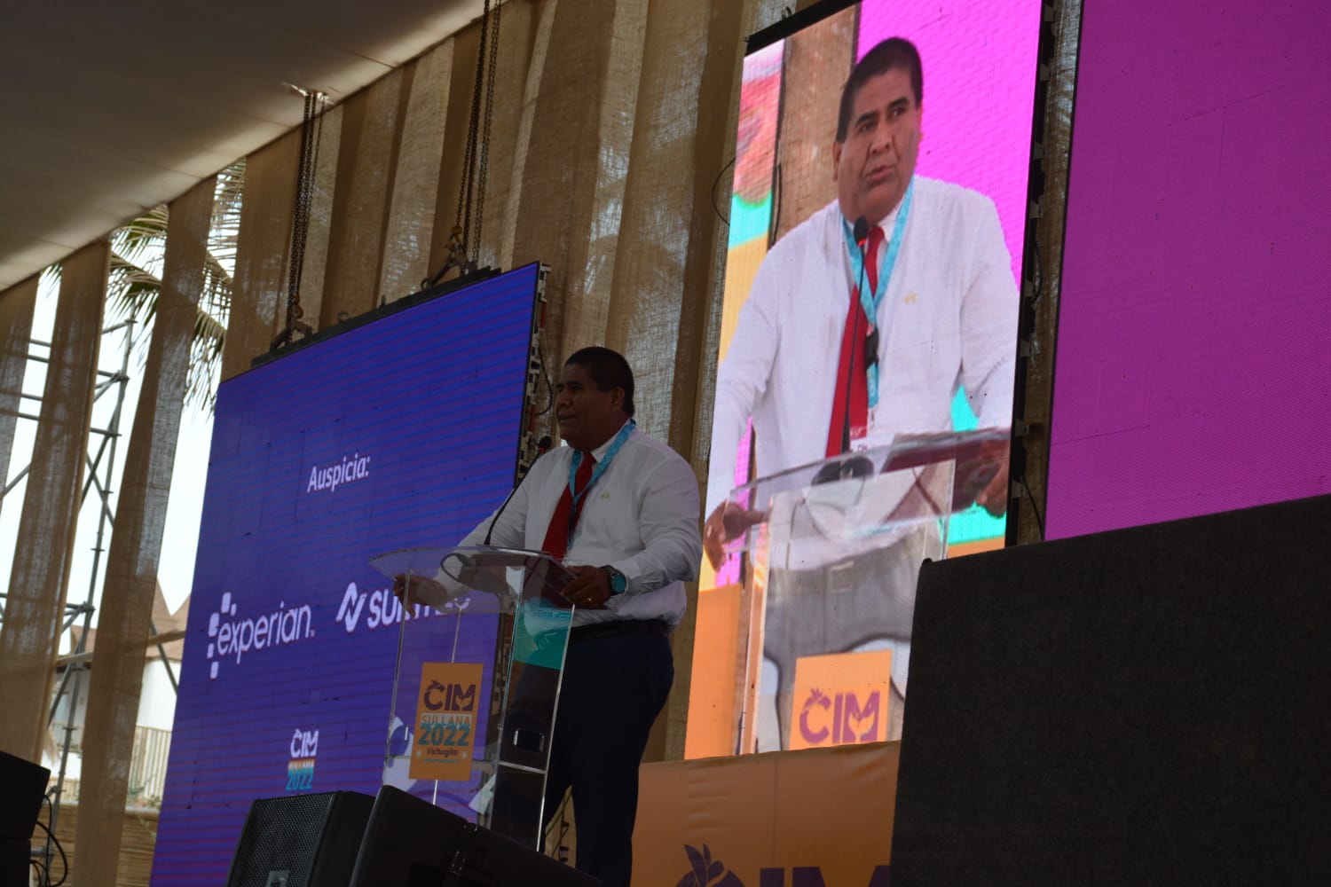 El alcalde de la provincia de Sullana Power Saldaña Sánchez aperturó el XIII Congreso Internacional de Microfinanzas que organiza la Caja Sullana 