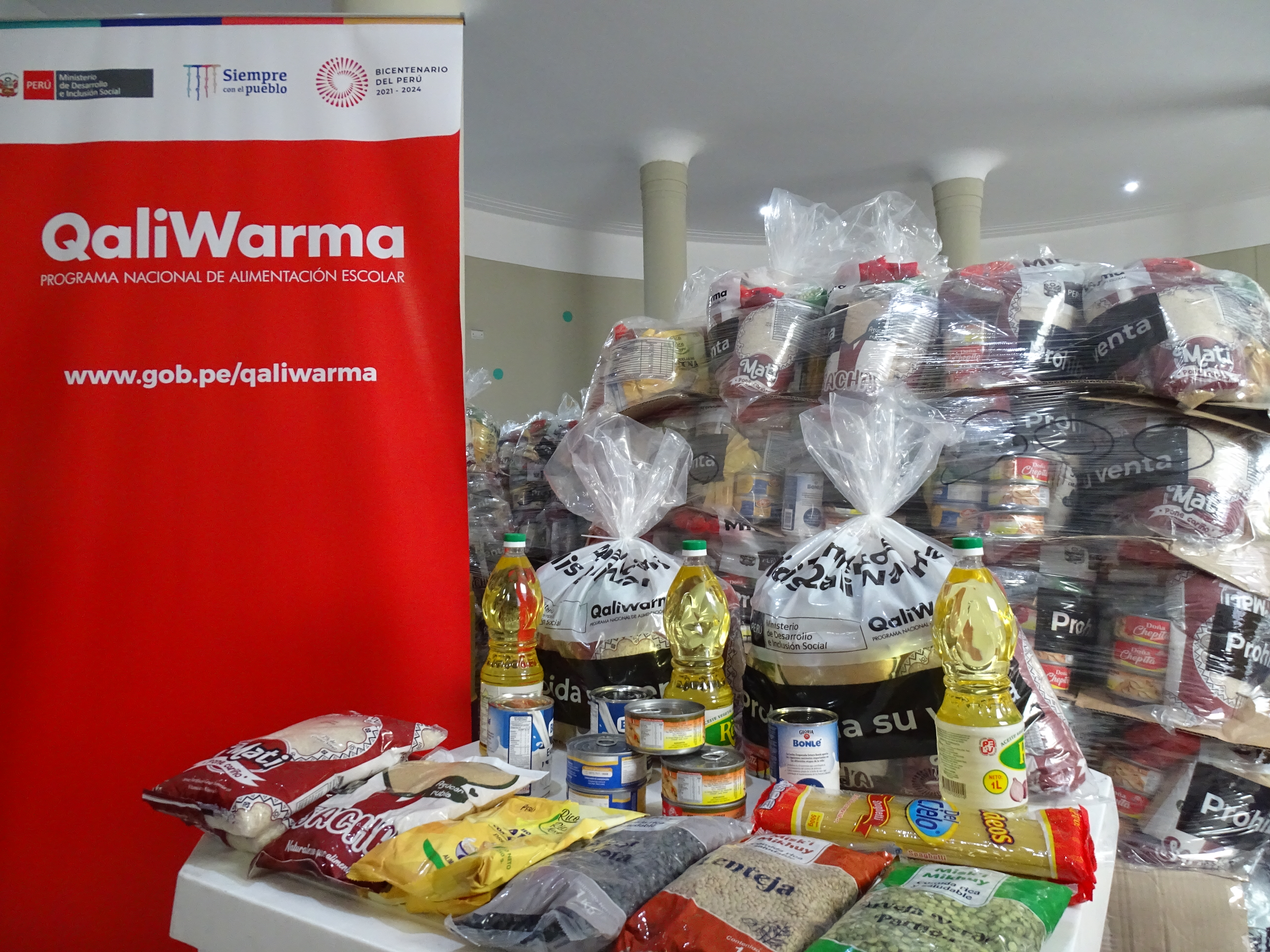 Entrega de alimentos a población vulnerable
