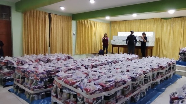 Entrega de alimentos a población vulnerable