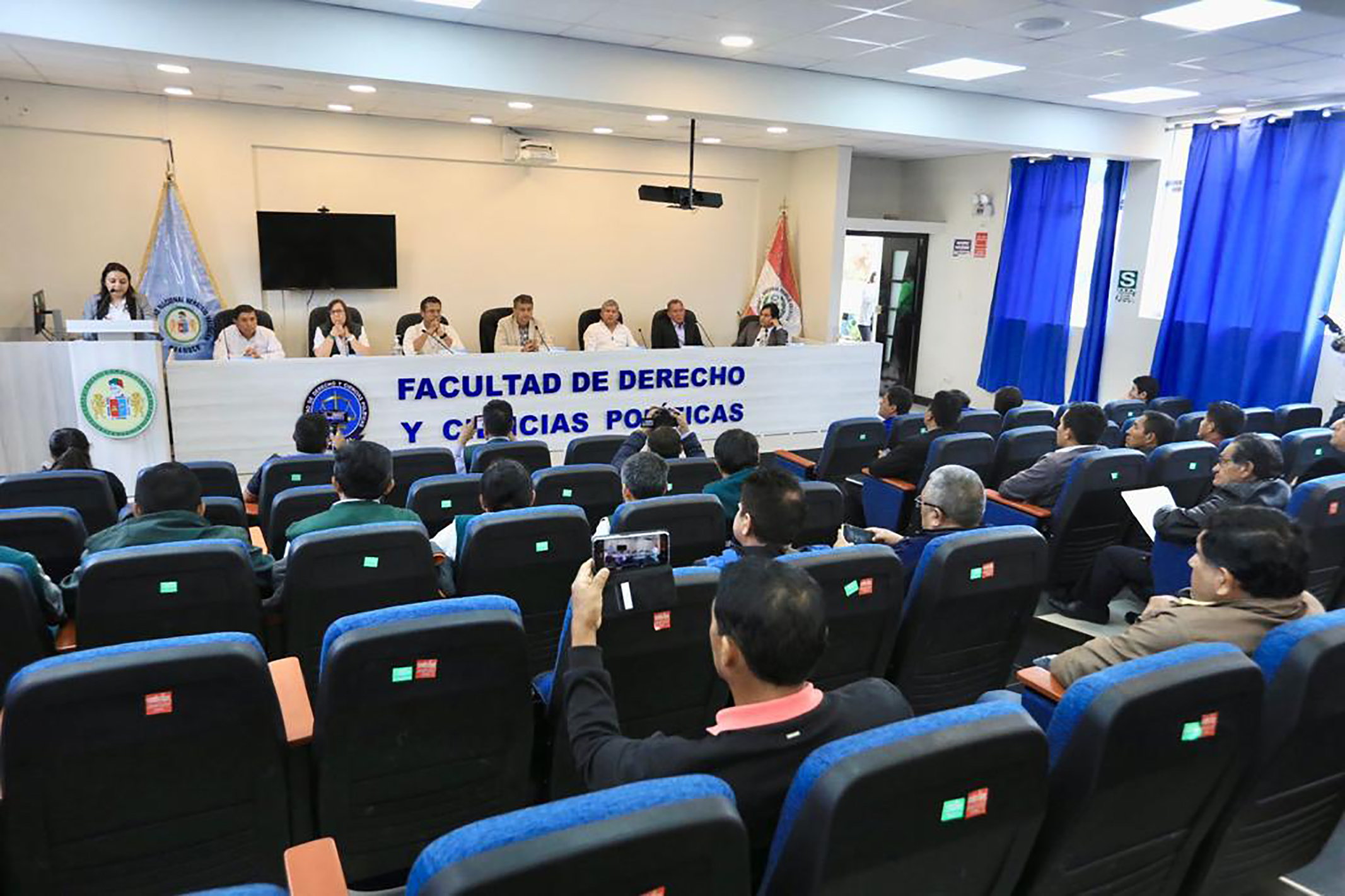 Gobierno instala mesa de diálogo por la gobernabilidad y paz social