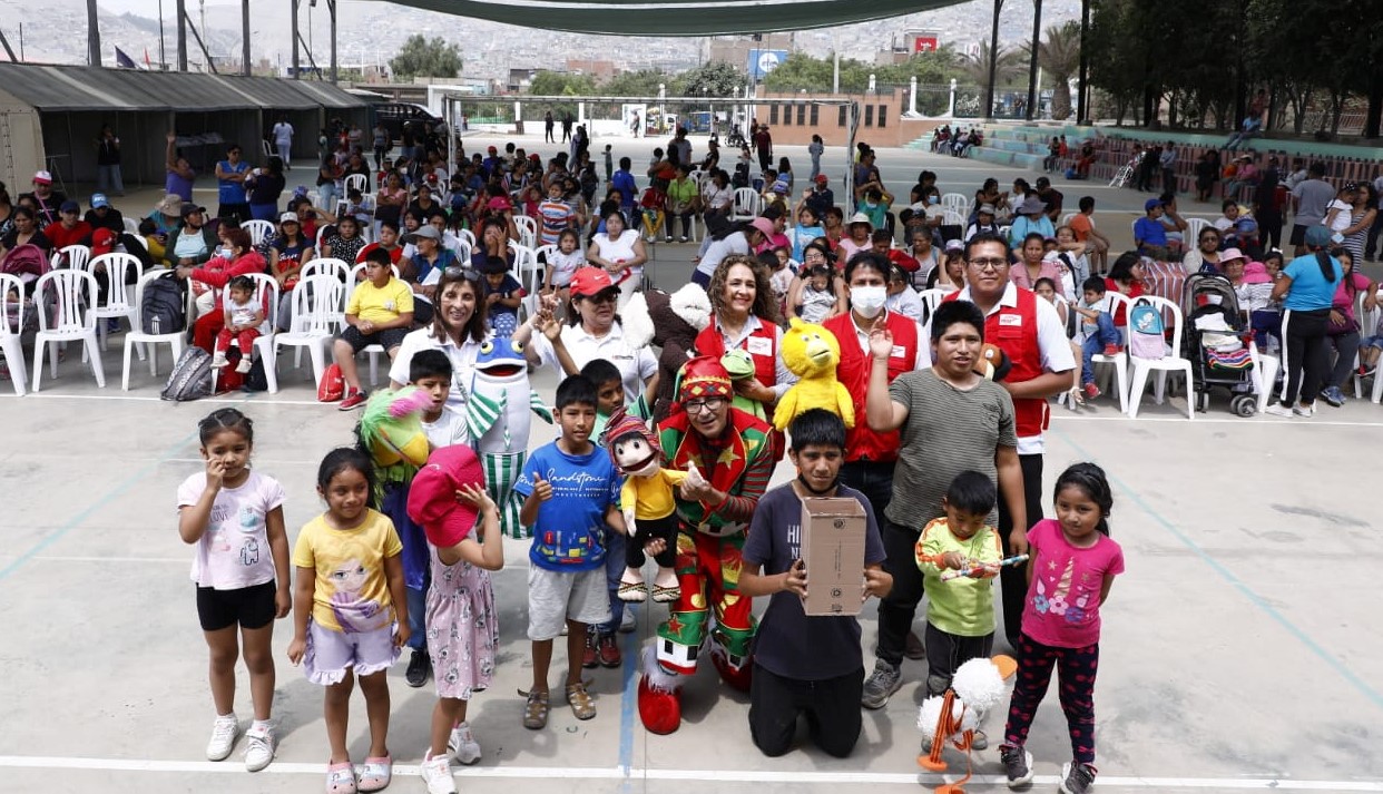 Grupos de niñas y niños con discapacidad.