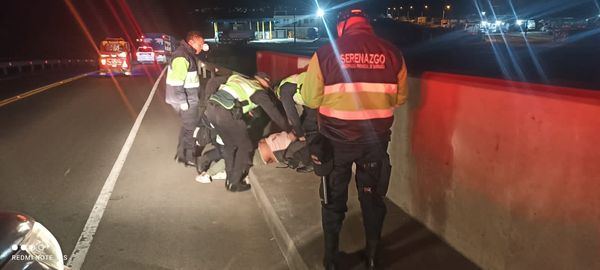 Personal de serenazgo evita que fémina atente contra su vida