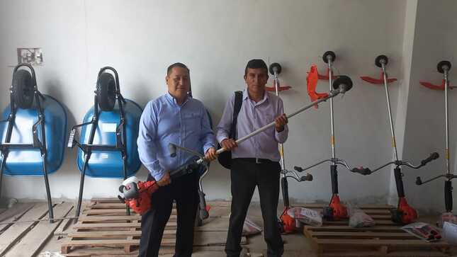 Entregan implementos a II.EE. de secundaria con formación técnica de la región