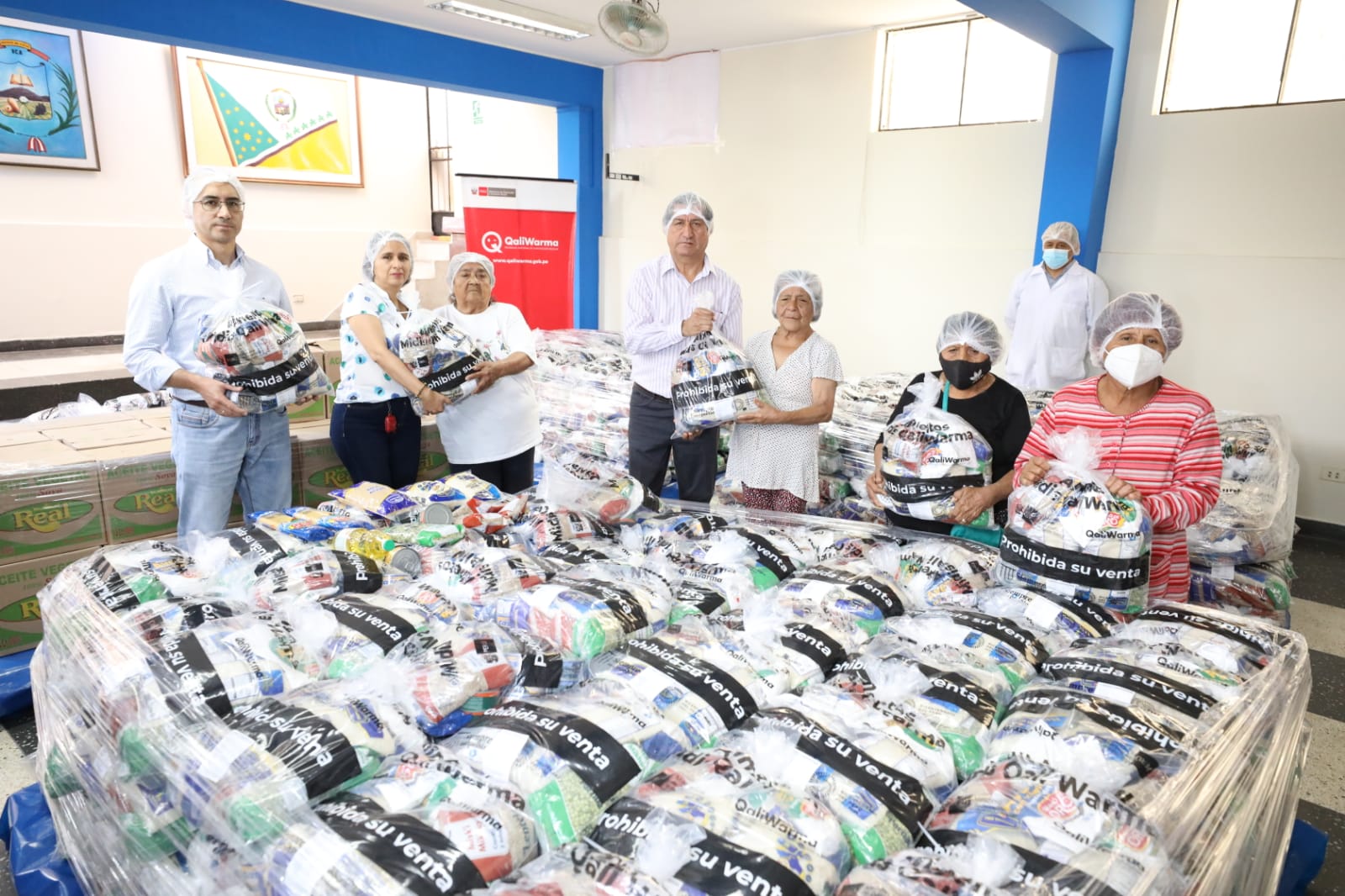 Entrega de alimentos a población vulnerable