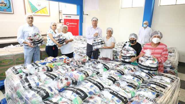 Entrega de alimentos a población vulnerable