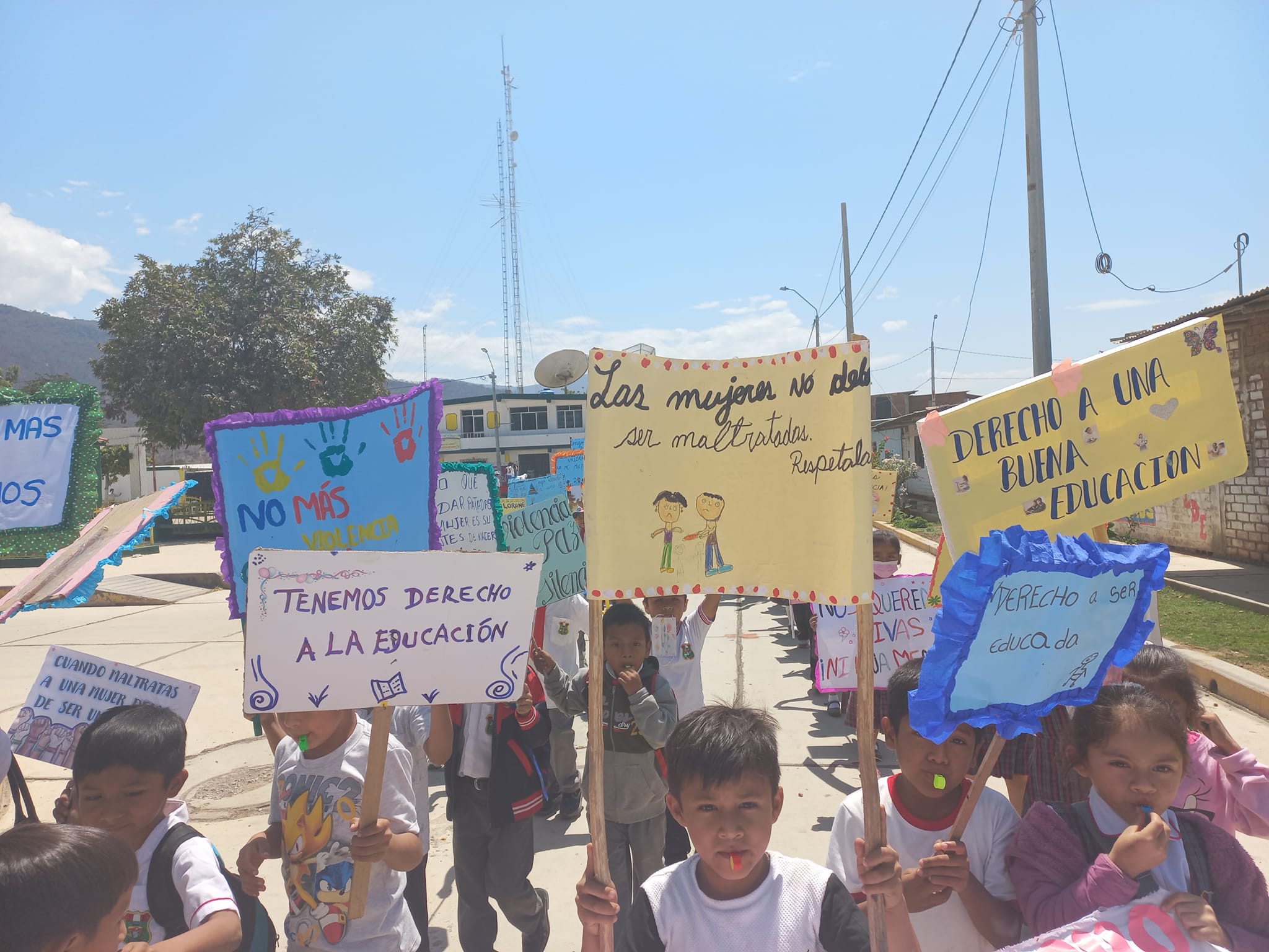 Pasacalle por el Día Internacional para la Eliminación de la Violencia Contra la Mujer