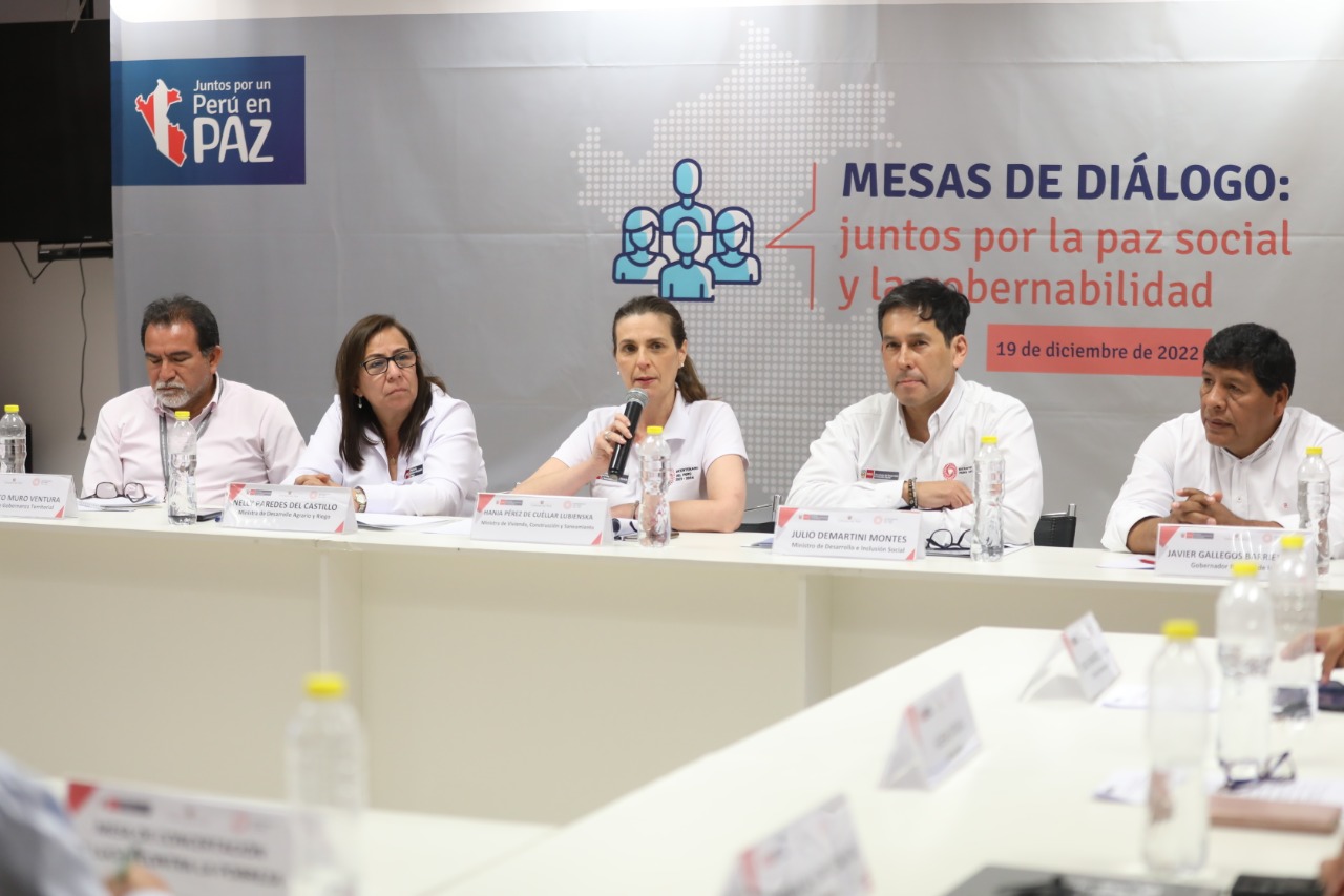 Ministra de Vivienda interviene en mesa de trabajo