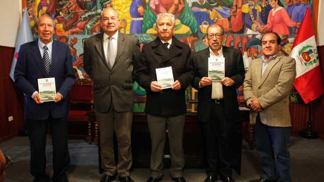 Libro de Evelio Gaitán, “Los Extranjeros en Cajamarca”, fue presentado en el C.C. Miguel Espinach