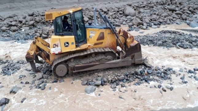 Trabajos de encauzamiento del río Caplina