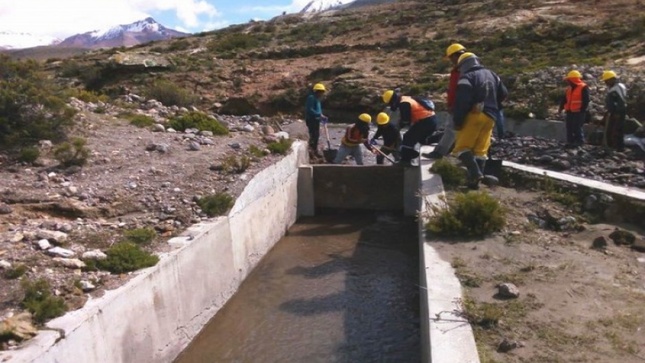 Huaico y lluvias afectan canal Cano Salado