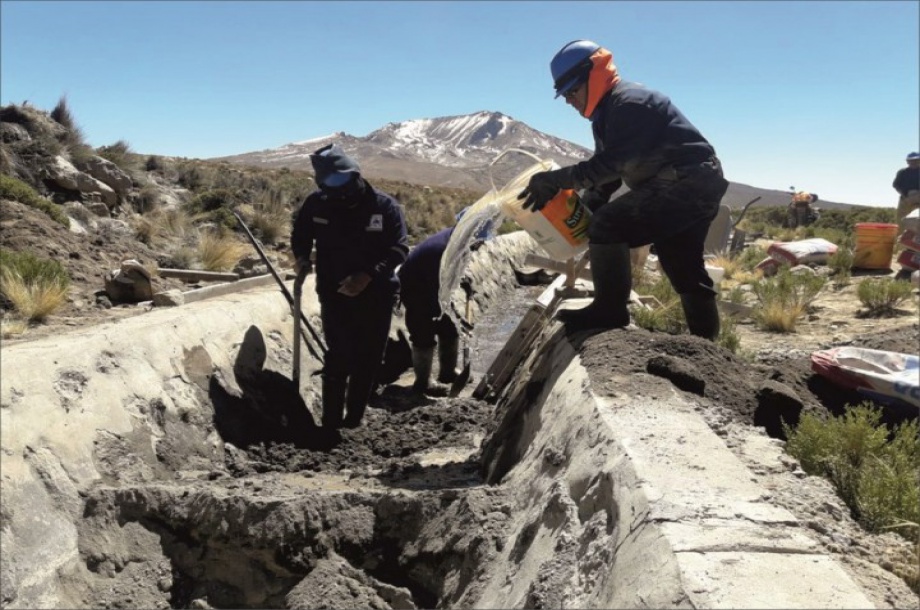 Labores de limpieza y mantenimiento en reservorios