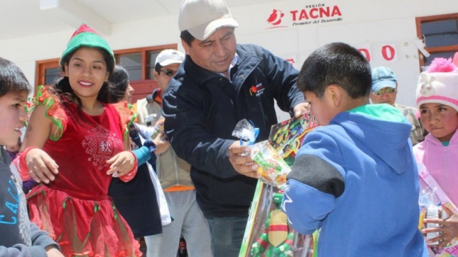 PET y Gobierno Regional llevan la navidad a la zona andina