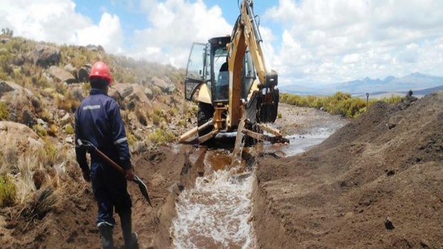 PET efectúa trabajos de descolmatación y limpieza en Infraestructura Hidráulica