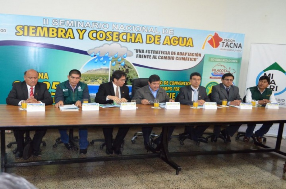 Con éxito se realizó la presentación del II SEMINARIO NACIONAL DE SIEMBRA Y COSECHA DE AGUA Tacna 2015