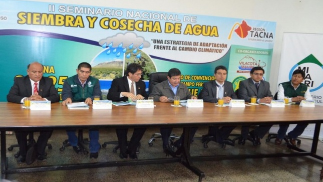Con éxito se realizó la presentación del II SEMINARIO NACIONAL DE SIEMBRA Y COSECHA DE AGUA Tacna 2015