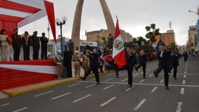 Desfile en el Paseo Cívico.