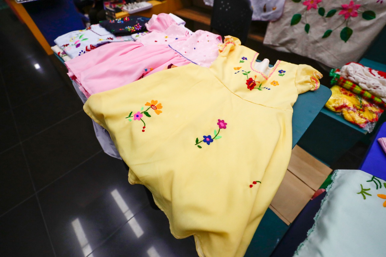 Arte textil hecho a mano es el regalo perfecto para esta navidad