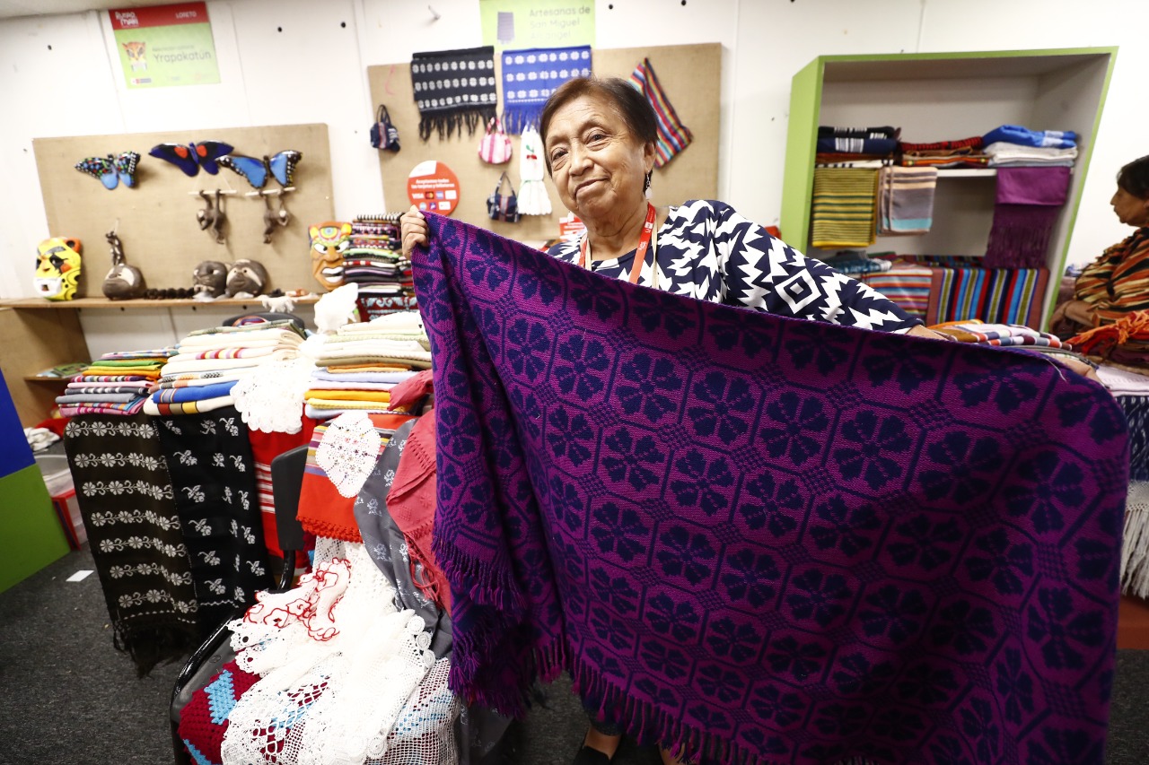 Arte textil hecho a mano es el regalo perfecto para esta navidad