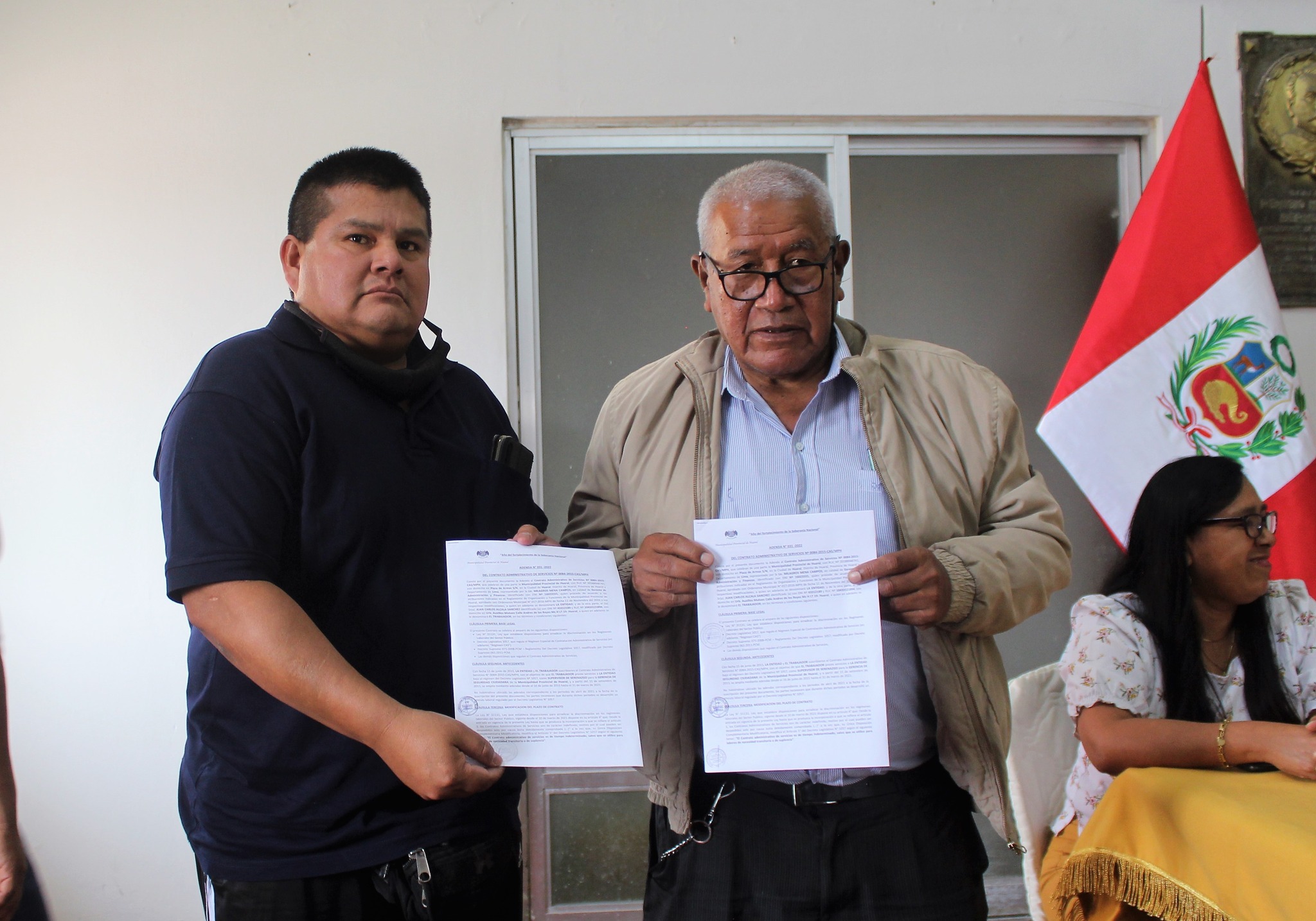 Trabajadores municipales recibieron adendas de contrato indeterminado según Ley N°31131