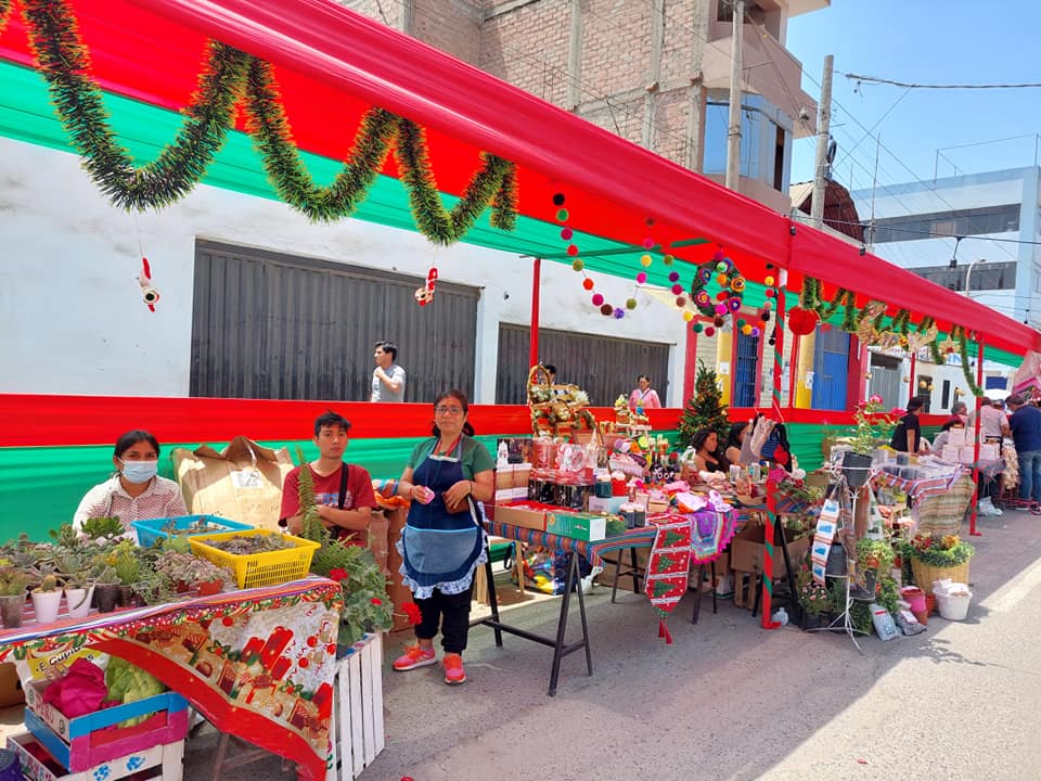 Se realiza Gran Feria de Emprendedores "Compartiendo Amor en Navidad"