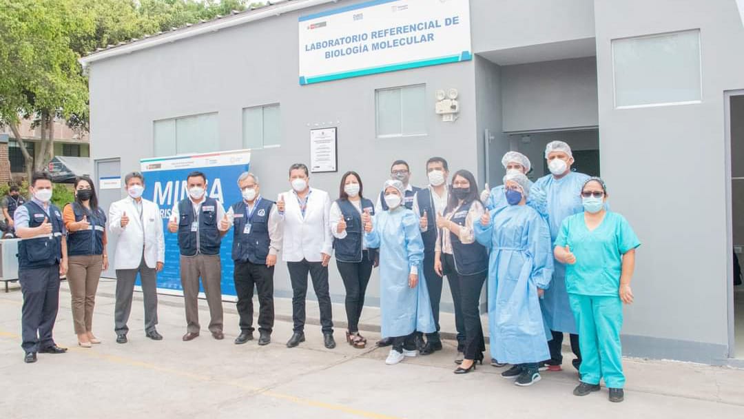 Diris Lima norte y el INS inauguran innovador Laboratorio Molecular para detectar la covid-19