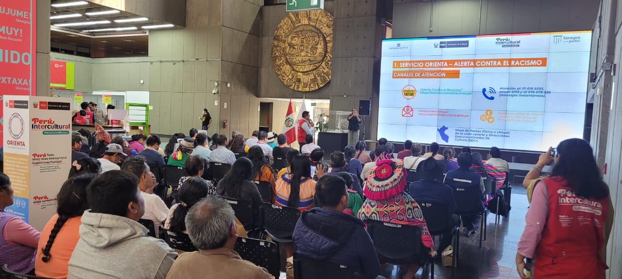 Ministerio de Cultura: artesanas y artesanos de Ruraq maki le dijeron ¡No al racismo!