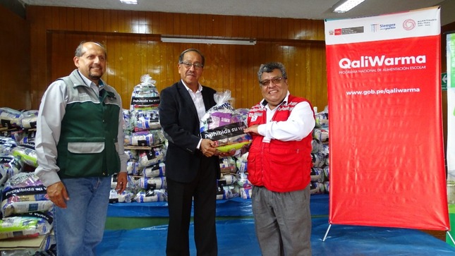 Entrega de alimentos a población vulnerable