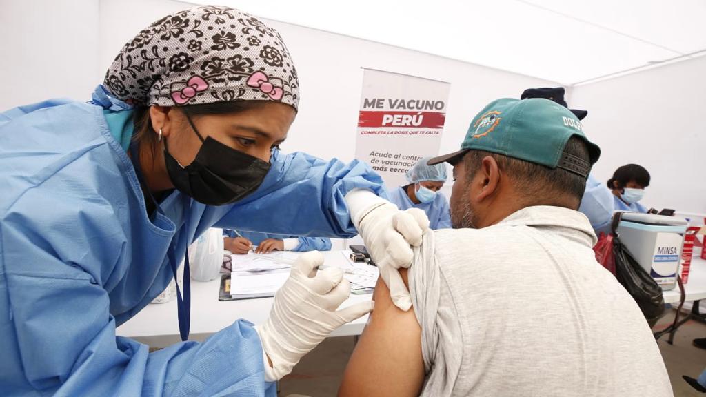 San Juan de Lurigancho 1600 familias fueron atendidas en campaña integral de salud 