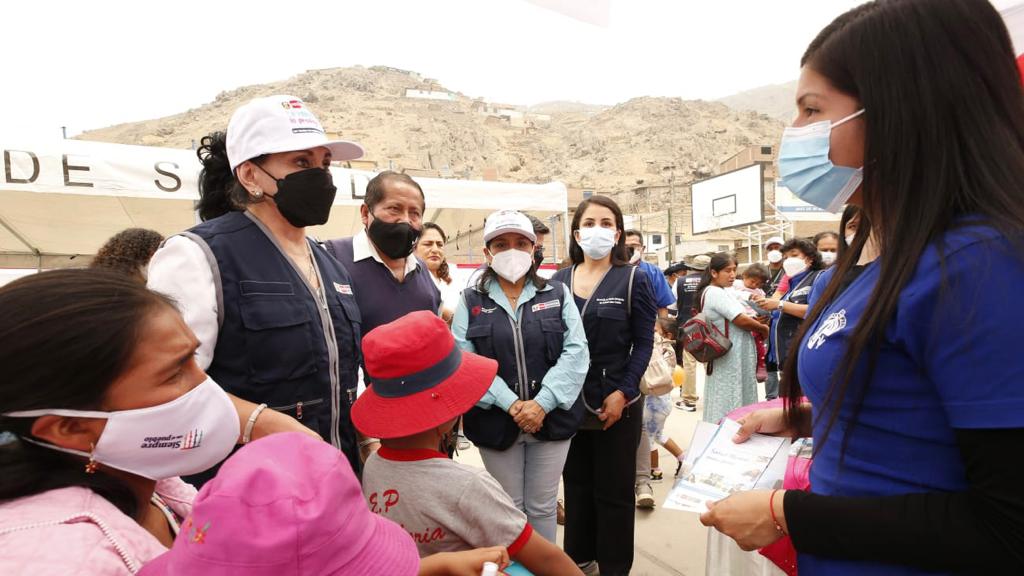 San Juan de Lurigancho 1600 familias fueron atendidas en campaña integral de salud 