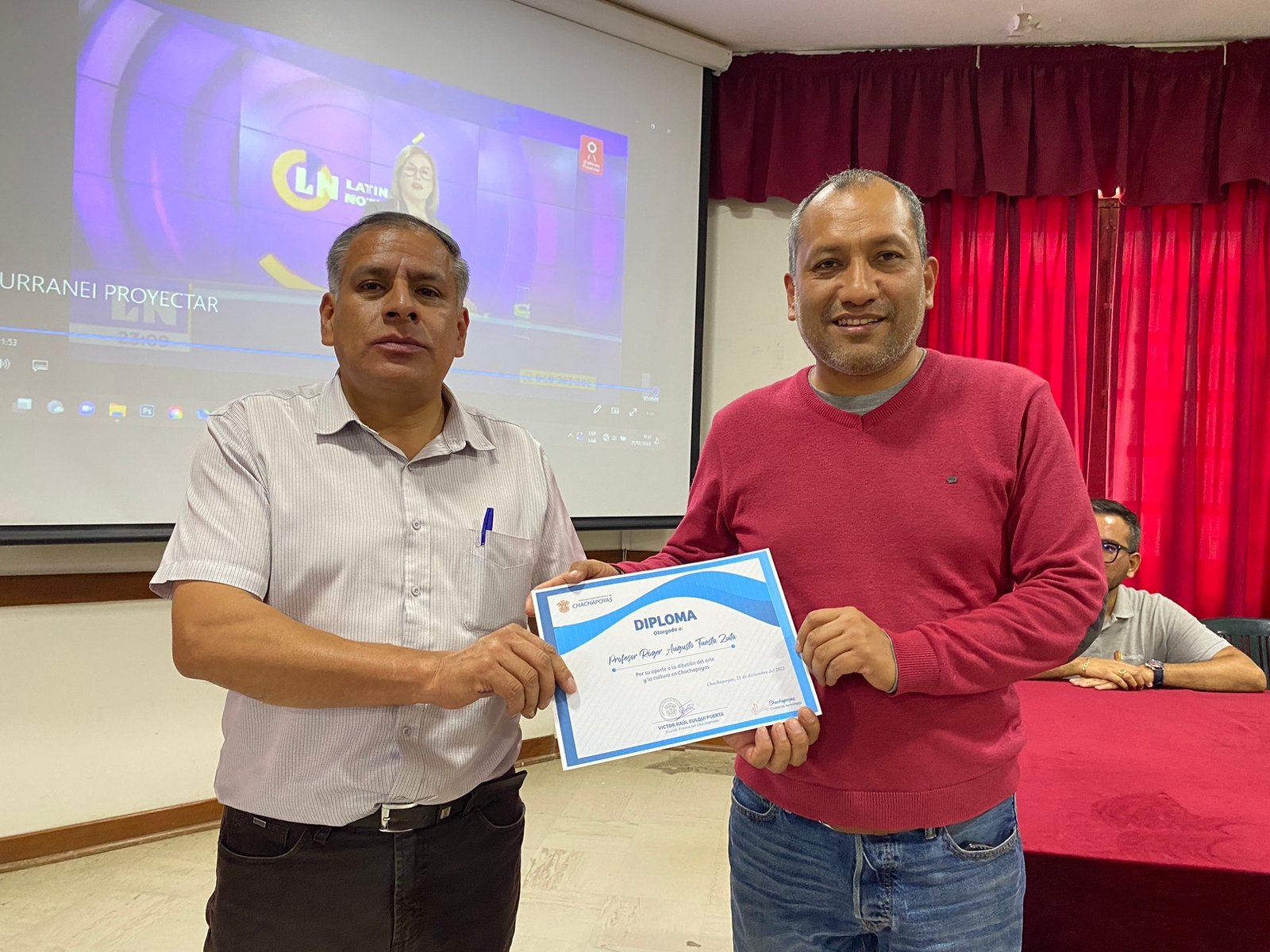 Municipalidad de Chachapoyas reconoce a docente y estudiantes del taller de arte y diseño “Rurranei”