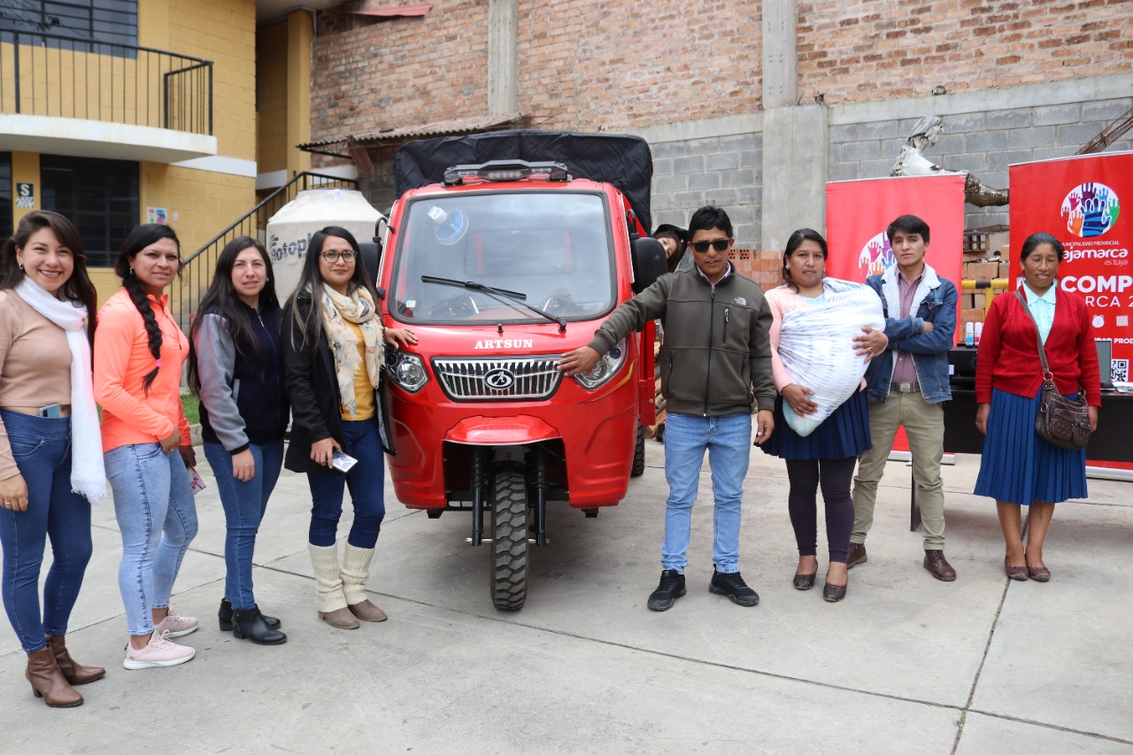 MPC entrega equipos de cómputo y motocarga a Asociación “Única Lucero Brillante” una de las organizaciones ganadoras del Procompite 2022