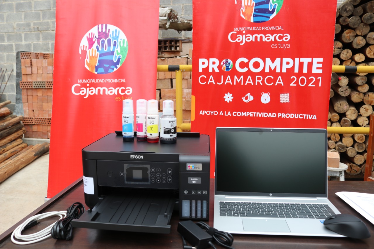 MPC entrega equipos de cómputo y motocarga a Asociación “Única Lucero Brillante” una de las organizaciones ganadoras del Procompite 2022