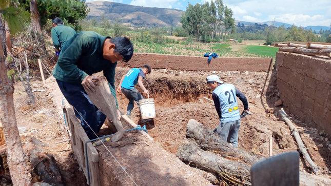 Construcción de cobertizos, heniles y silos en las provincias de La Mar y Huanta