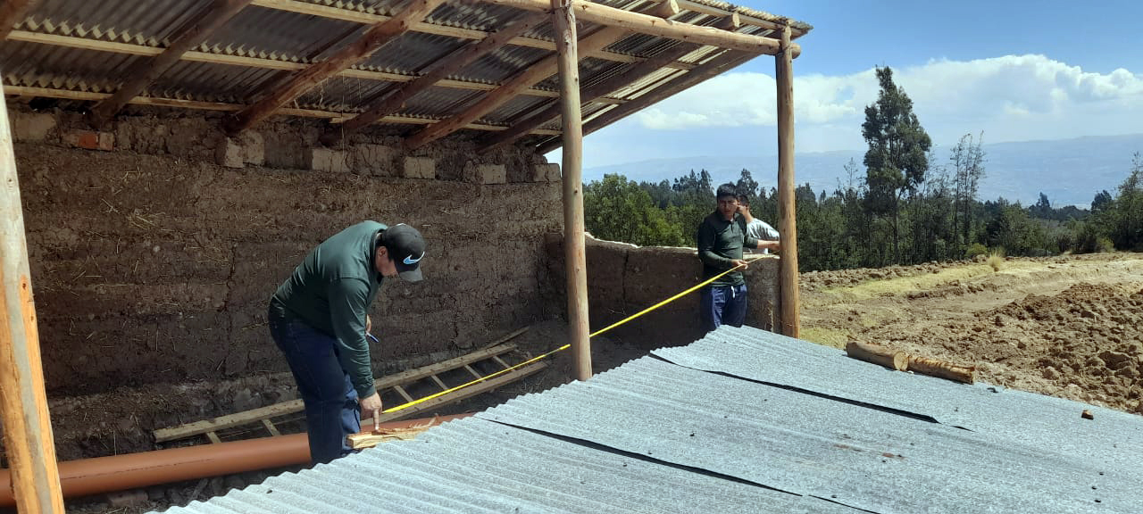 Construcción de cobertizos, heniles y silos en las provincias de La Mar y Huanta