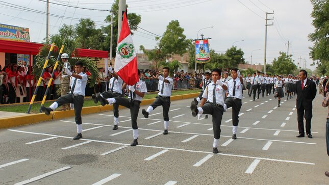 El esperado desfile cívico militar regresa como parte de los actos celebratorios por el 111 aniversario de la provincia de Sullana, bajo la organización y dirección de la Primera Brigada de Caballería.