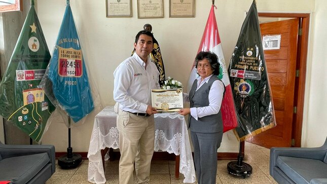 APN y ONGD “Las manos que ayudan de corazón” donaron becas de estudio 