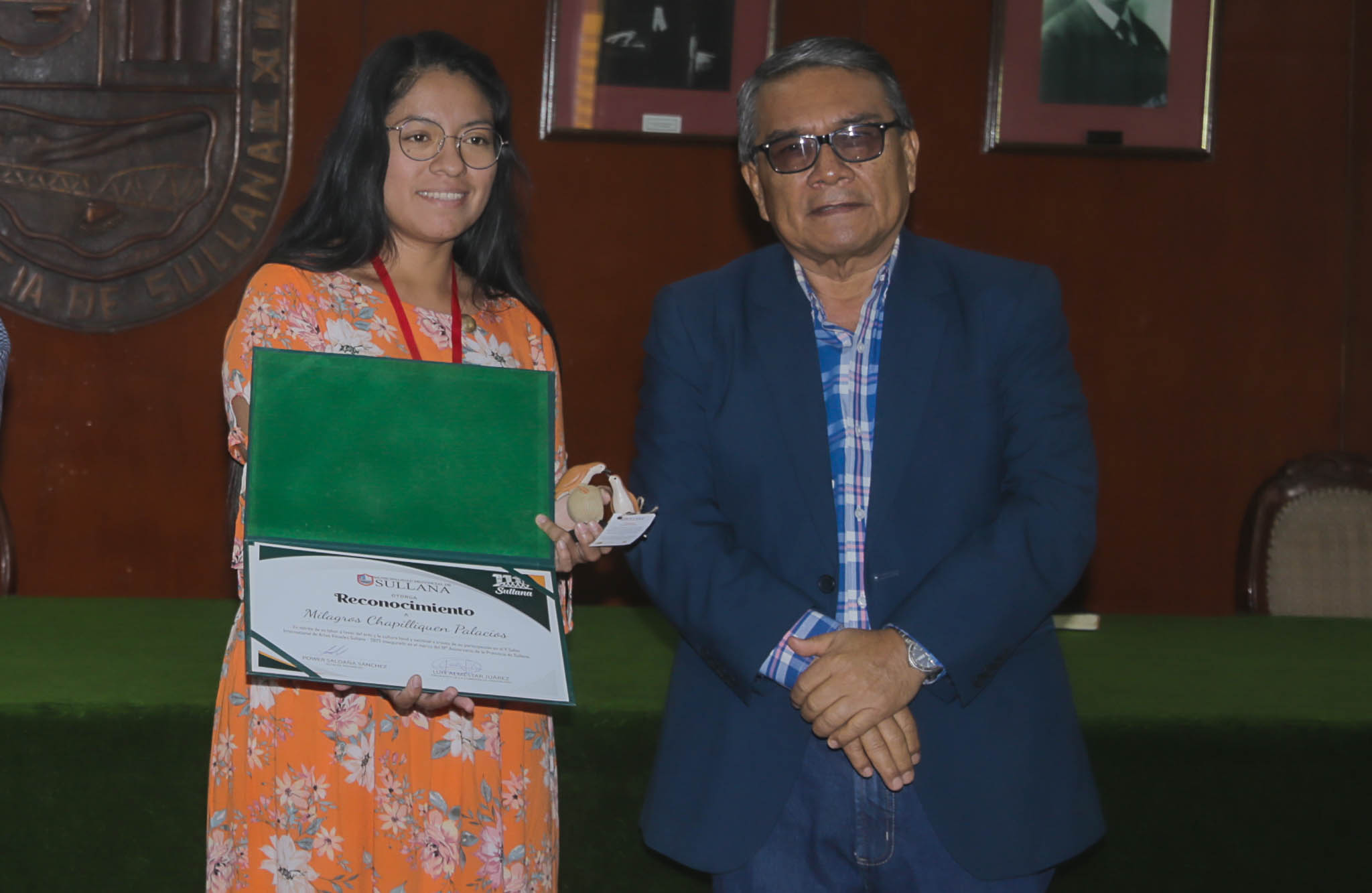 la municipalidad provincial brindó un reconocimiento a los artistas plásticos de índole local, nacional e internacional, por participar en el V Salón Internacional de Artes Visuales, que realiza Caja Sullana.