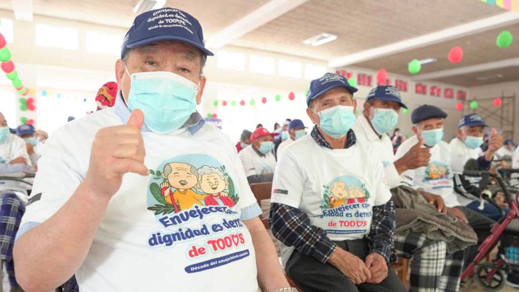 Cerca de 120 adultos mayores fueron atendidos en campaña de intervención comunitaria de Salud